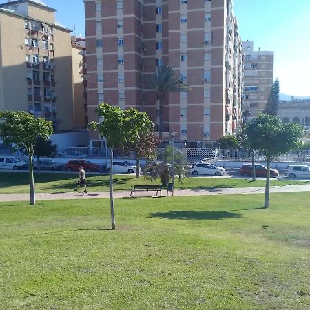 4 Dorm Cerca De Playa Y Centro Ciudad Apartment Malaga Exterior photo